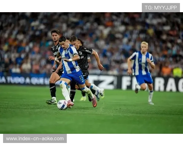 埃尔切主场失守巴萨，保级形势严峻后防漏洞频现